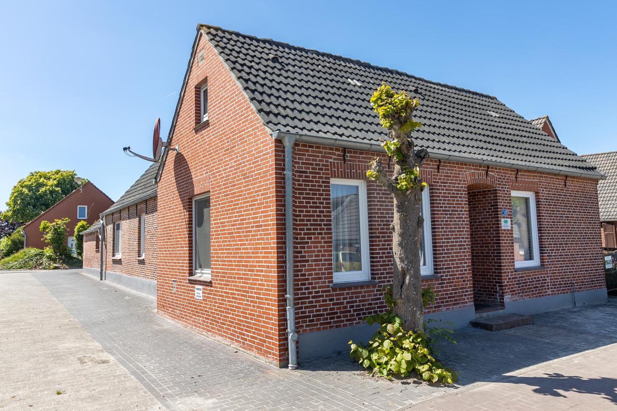 Alte Baeckerei Hamswehrum Krummhörn Buitenkant foto